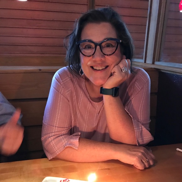 Meet your Posher, Nadia - Picture 1 of 1